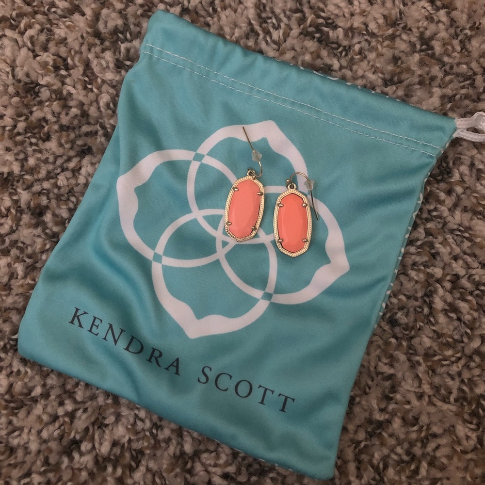 Kendra Scott Dani Earrings Peach